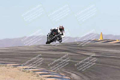 media/Dec-01-2025-Moto Forza (Mon) [[2daa91e15f]]/2-Intermediate Group/Session 2 (Turns 9 and 10)/